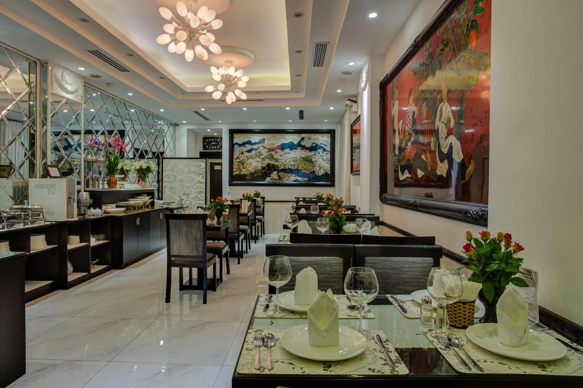 Hotel Des Arts - The Noble Hanoi Buitenkant foto