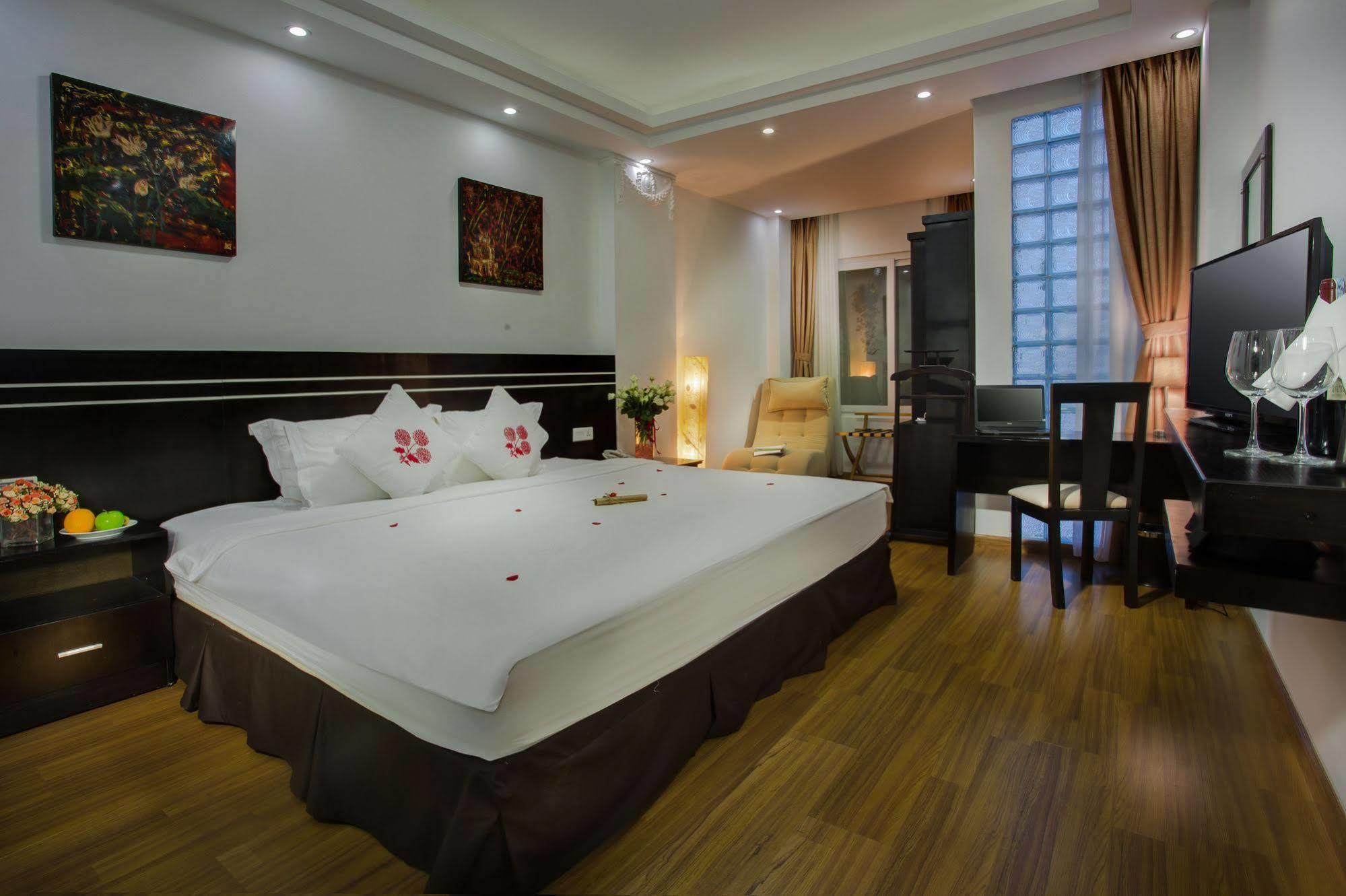 Hotel Des Arts - The Noble Hanoi Buitenkant foto